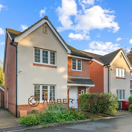 Spacious 5 Bed House In Reading By Amber Stays, Perfect For Business & Contractors, Sleeps 12! Esterno foto