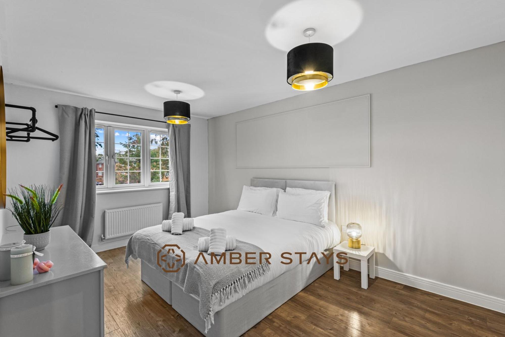 Spacious 5 Bed House In Reading By Amber Stays, Perfect For Business & Contractors, Sleeps 12! Esterno foto