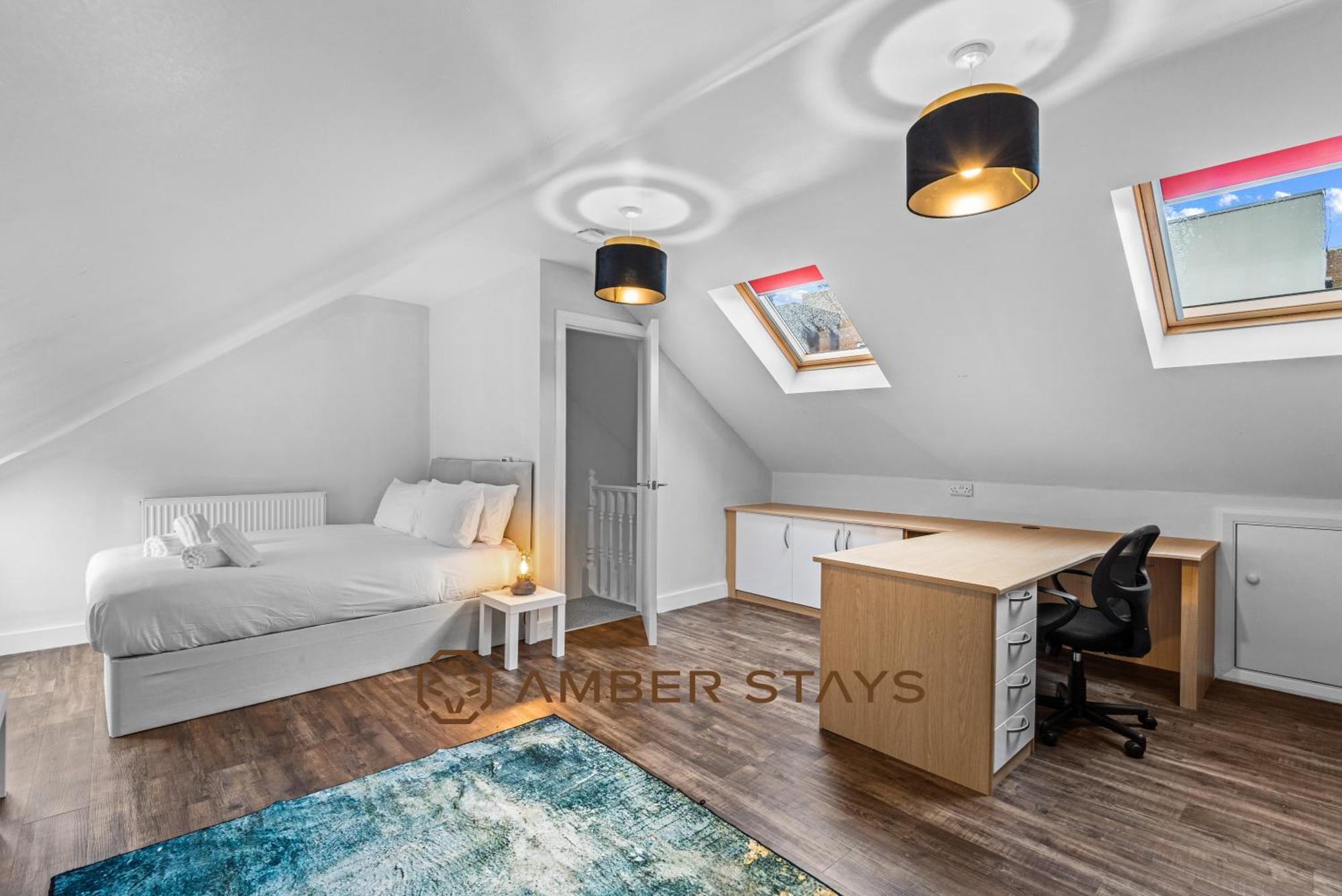 Spacious 5 Bed House In Reading By Amber Stays, Perfect For Business & Contractors, Sleeps 12! Esterno foto