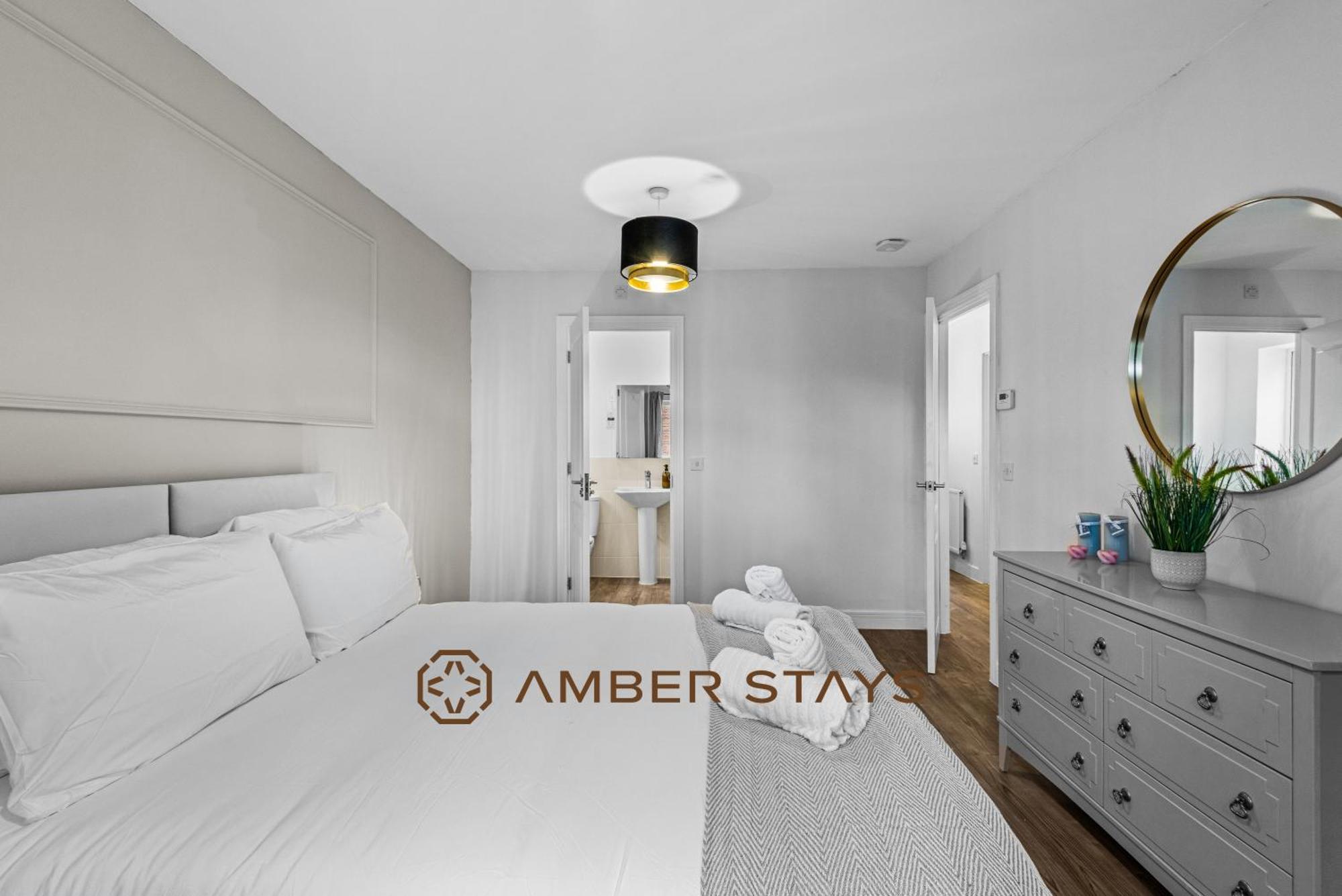 Spacious 5 Bed House In Reading By Amber Stays, Perfect For Business & Contractors, Sleeps 12! Esterno foto