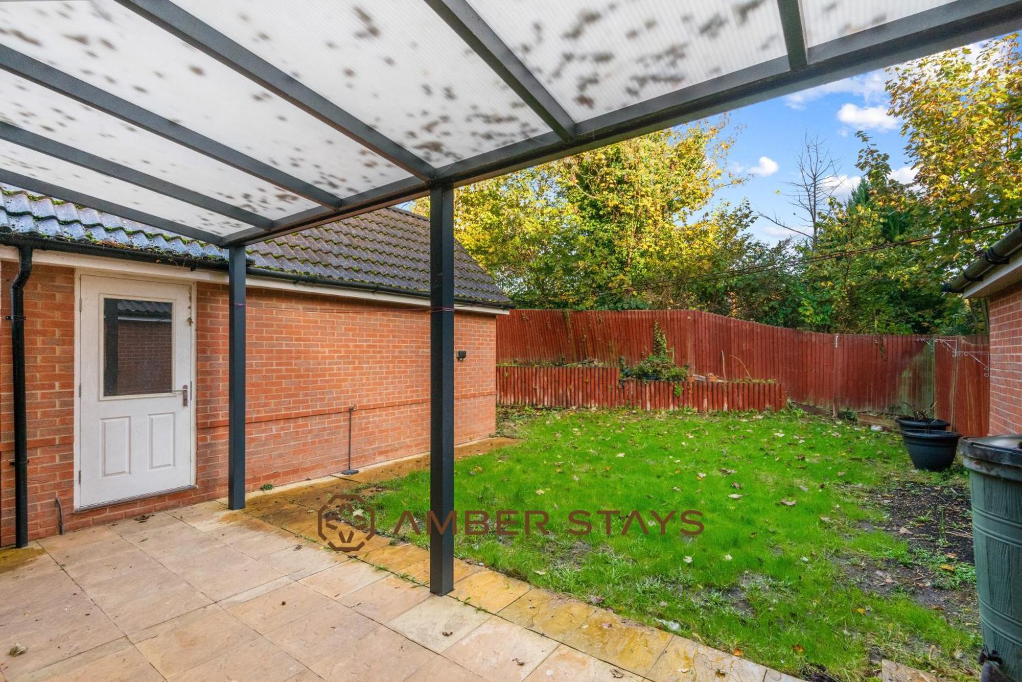 Spacious 5 Bed House In Reading By Amber Stays, Perfect For Business & Contractors, Sleeps 12! Esterno foto