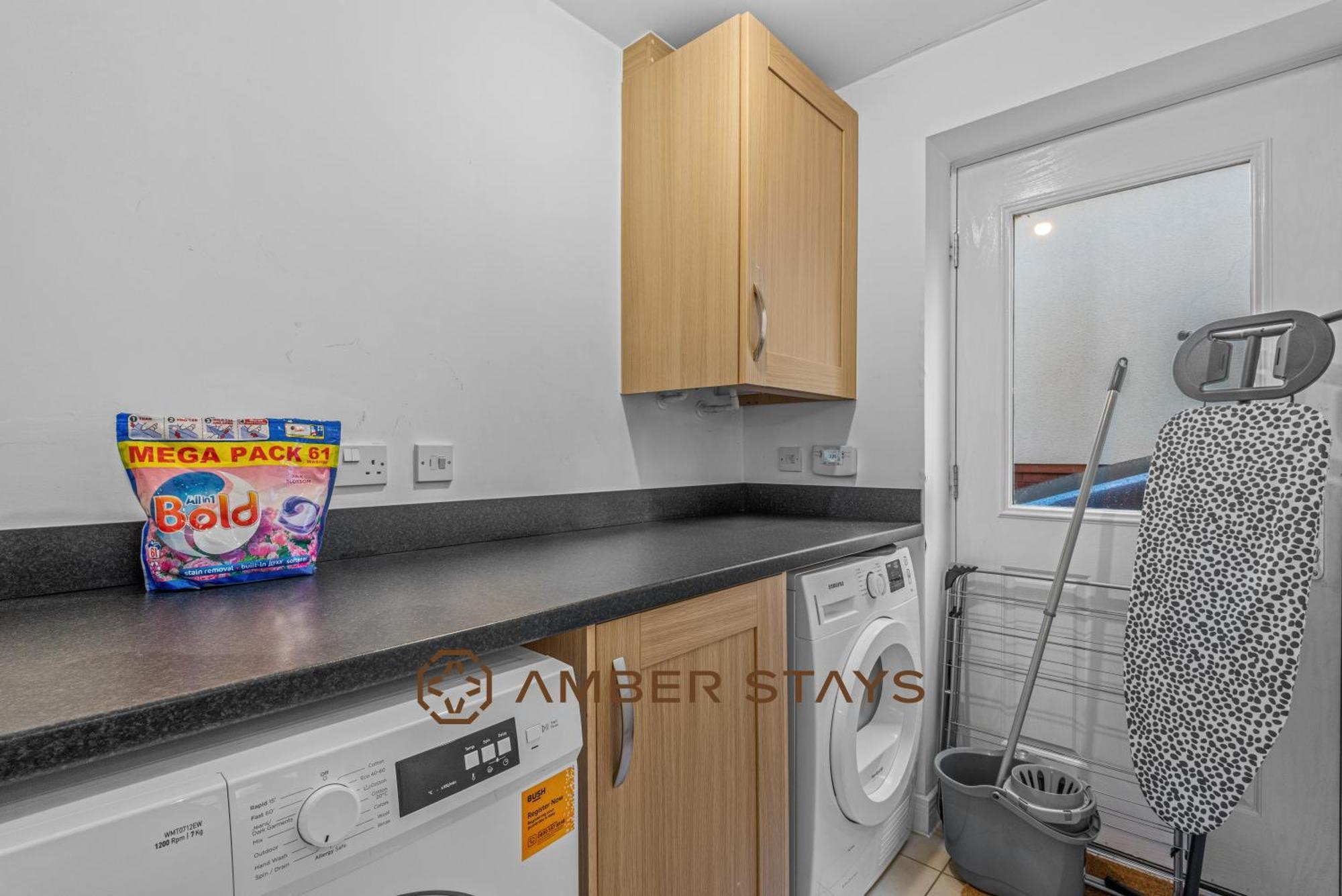 Spacious 5 Bed House In Reading By Amber Stays, Perfect For Business & Contractors, Sleeps 12! Esterno foto
