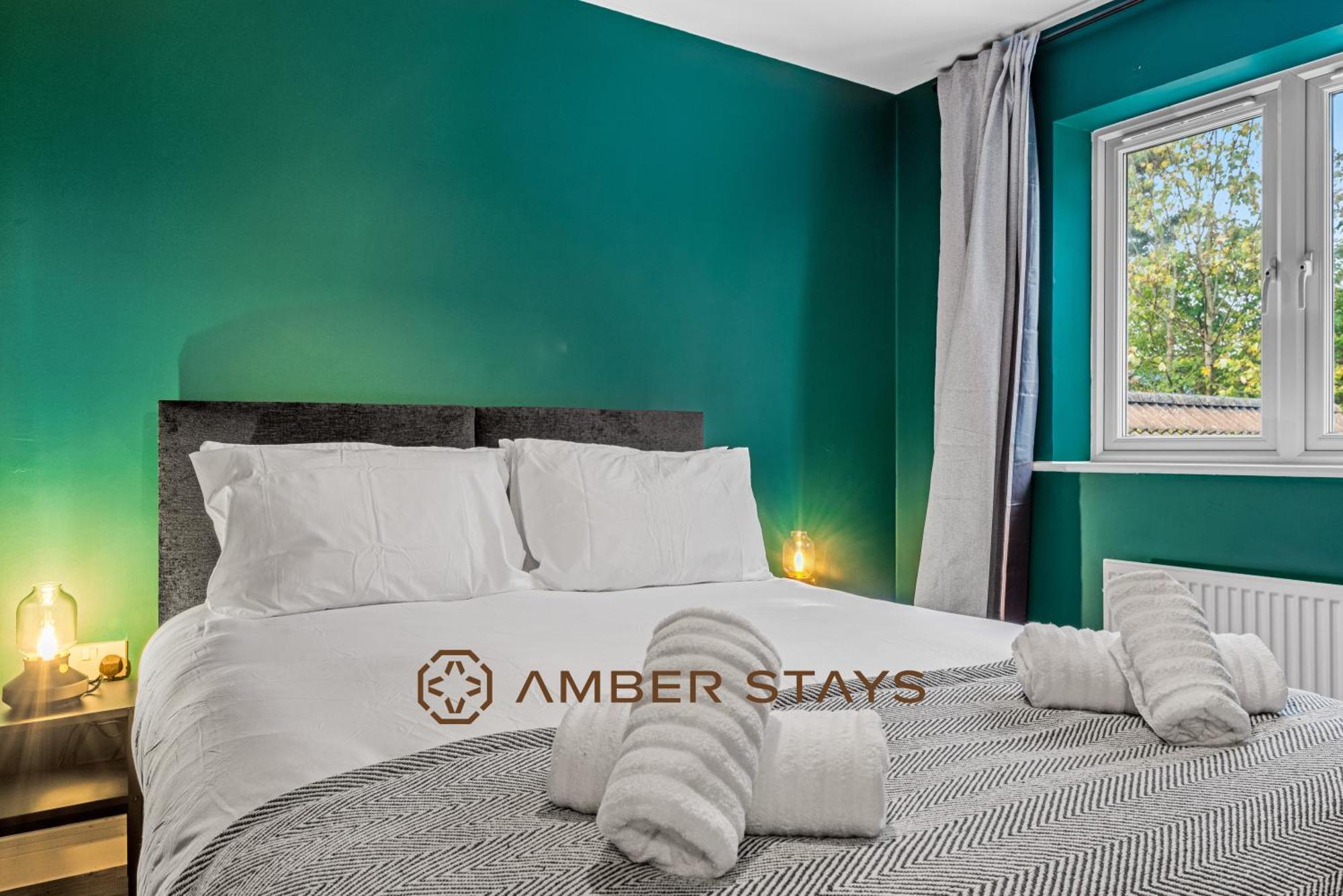 Spacious 5 Bed House In Reading By Amber Stays, Perfect For Business & Contractors, Sleeps 12! Esterno foto