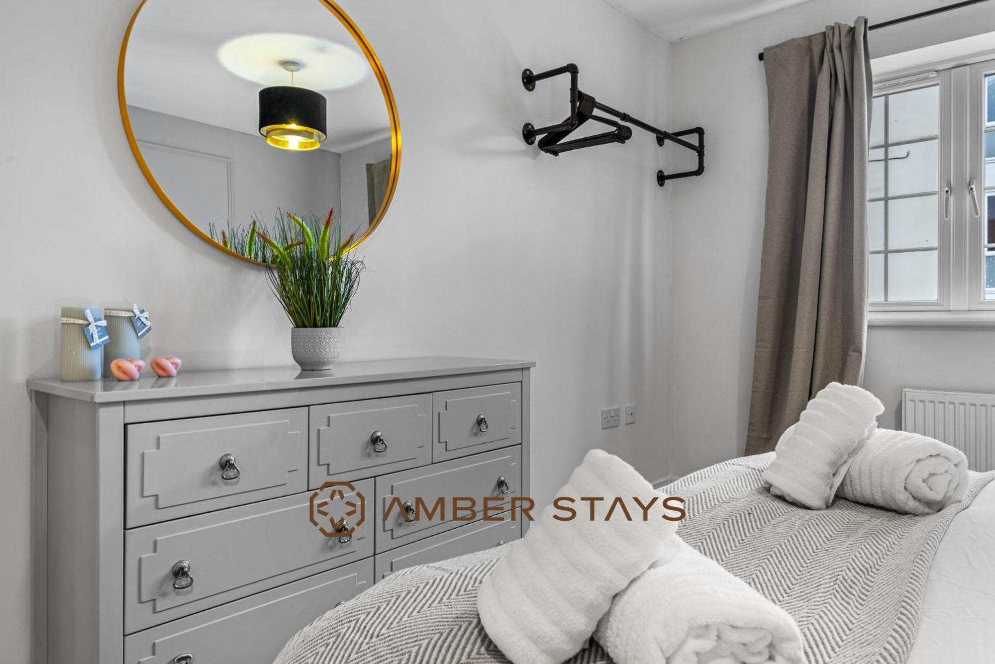 Spacious 5 Bed House In Reading By Amber Stays, Perfect For Business & Contractors, Sleeps 12! Esterno foto