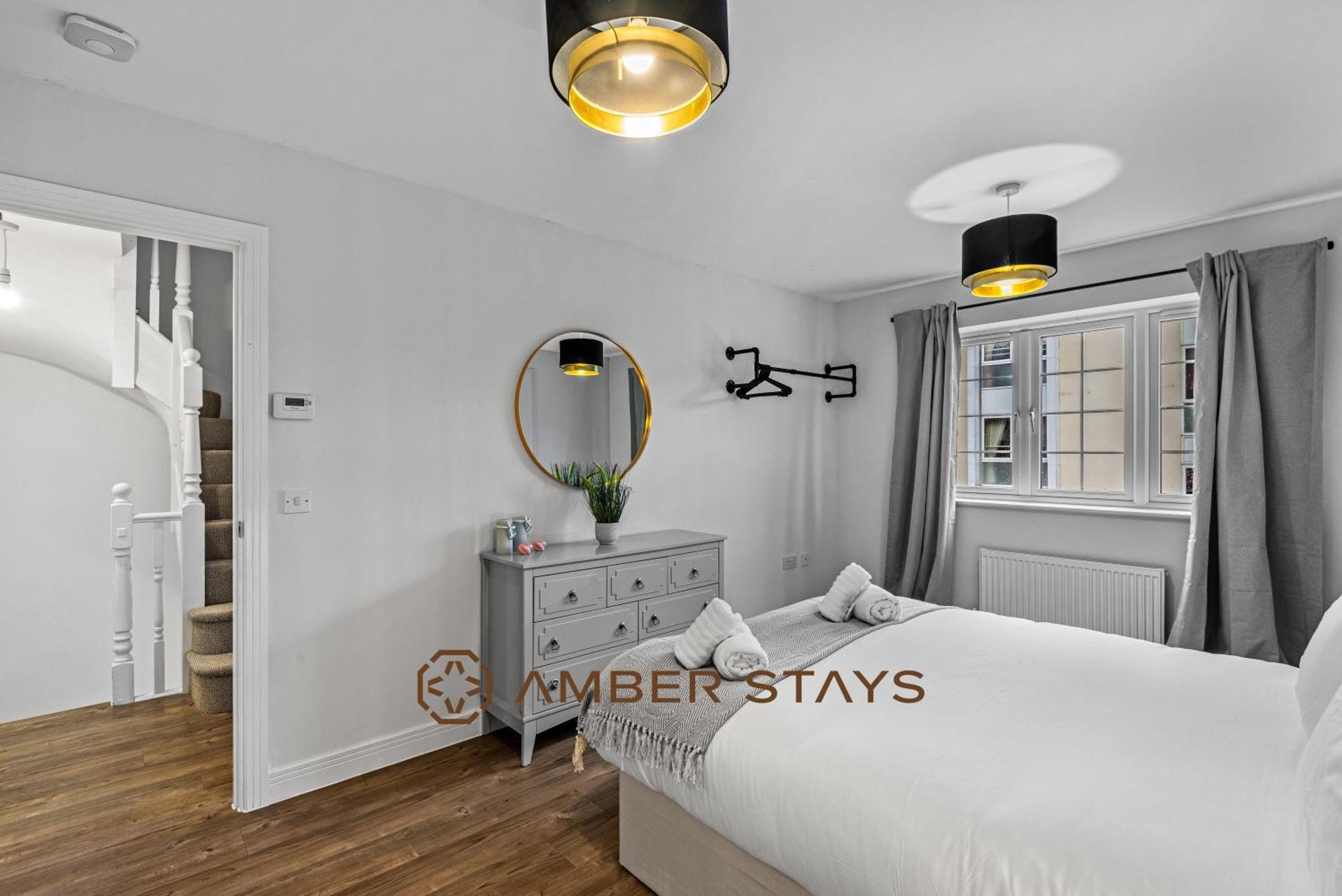 Spacious 5 Bed House In Reading By Amber Stays, Perfect For Business & Contractors, Sleeps 12! Esterno foto