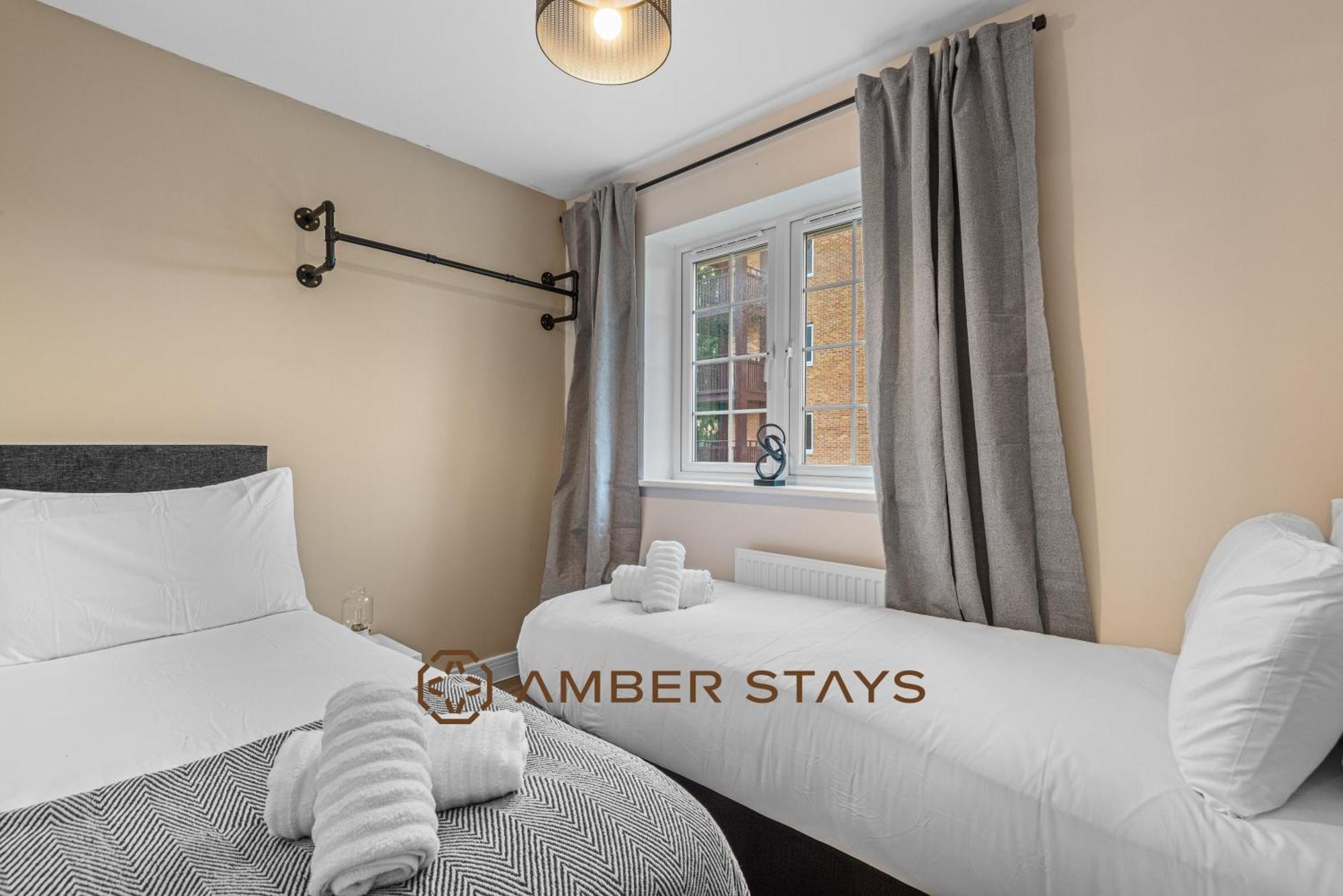 Spacious 5 Bed House In Reading By Amber Stays, Perfect For Business & Contractors, Sleeps 12! Esterno foto