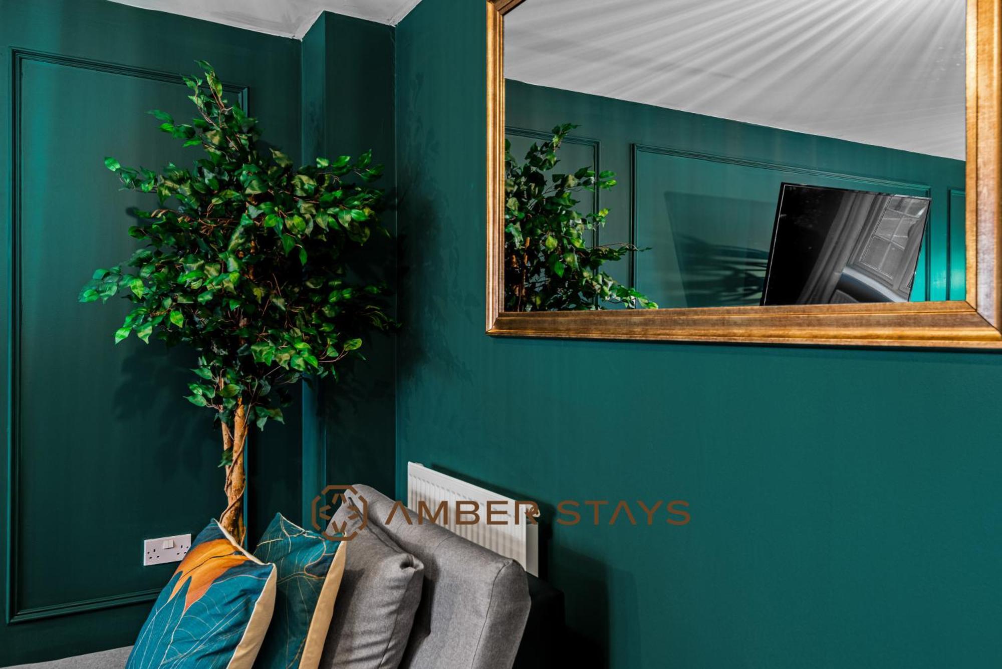 Spacious 5 Bed House In Reading By Amber Stays, Perfect For Business & Contractors, Sleeps 12! Esterno foto